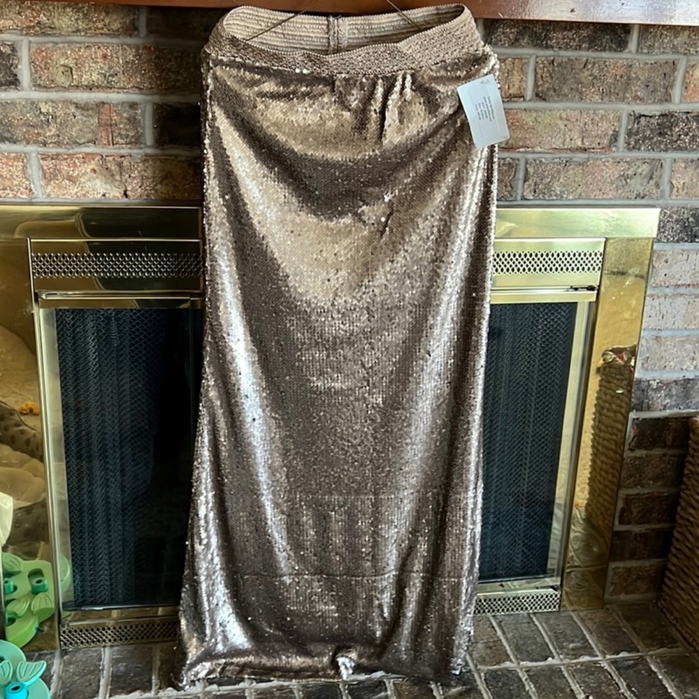 Elegant Sequin Skirt in Gold